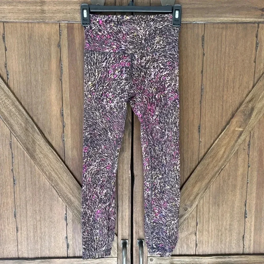 Lululemon Invigorate Cropped Tight 23